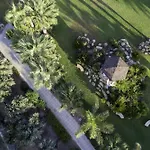 אתר נופש Palm & לרנקה