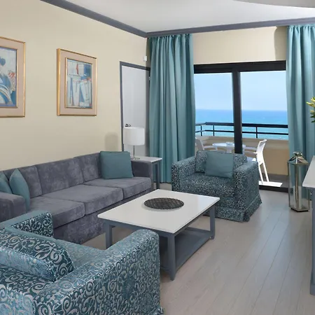 Resort Palm & Larnaca