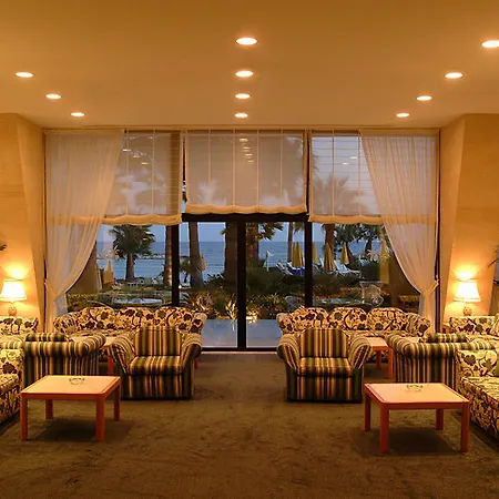 Resort Palm & Lárnaca