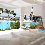 Resort Palm & Larnaca