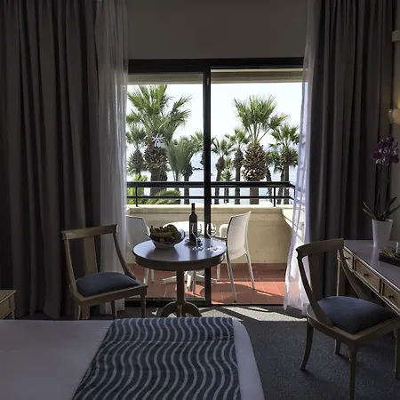Palm & 리조트 4*