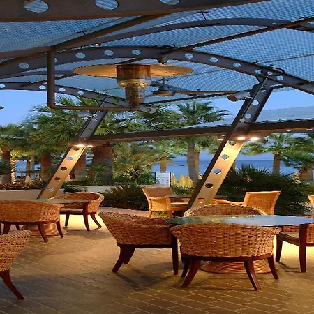 Palm & منتجع 4*