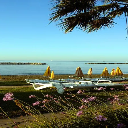 Ośrodek wypoczynkowy Palm & 4*