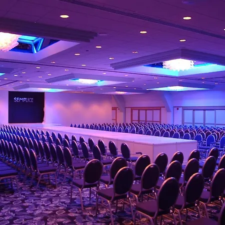 منتجع Palm & لارنكا