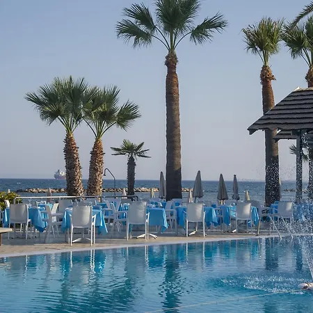 منتجع Palm & لارنكا