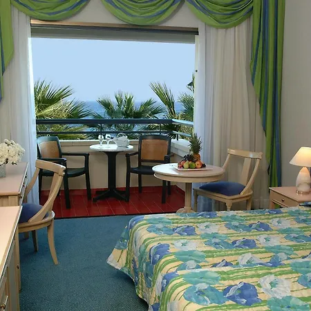 Palm & منتجع 4*