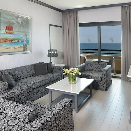 Palm & 4* Larnaca