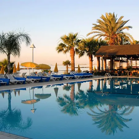 منتجع Palm & لارنكا