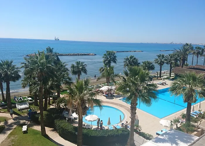 Palm & 4* Larnaca