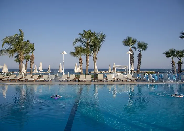 Palm & 4* Larnaca