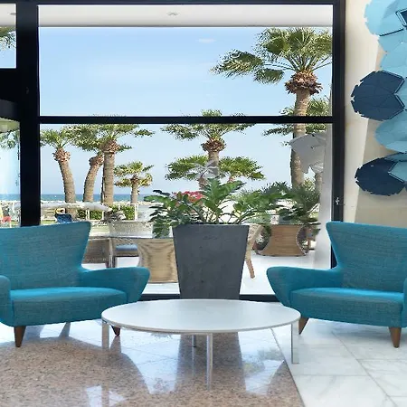 Palm & 4*