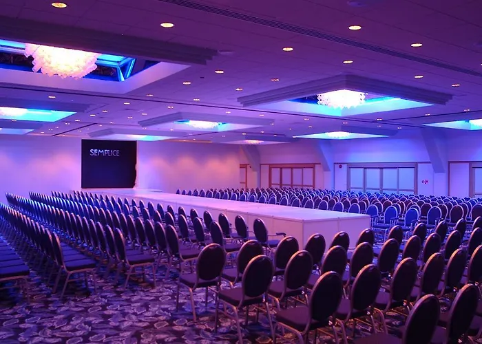 Semesteranläggning (resort) Palm & Larnaca